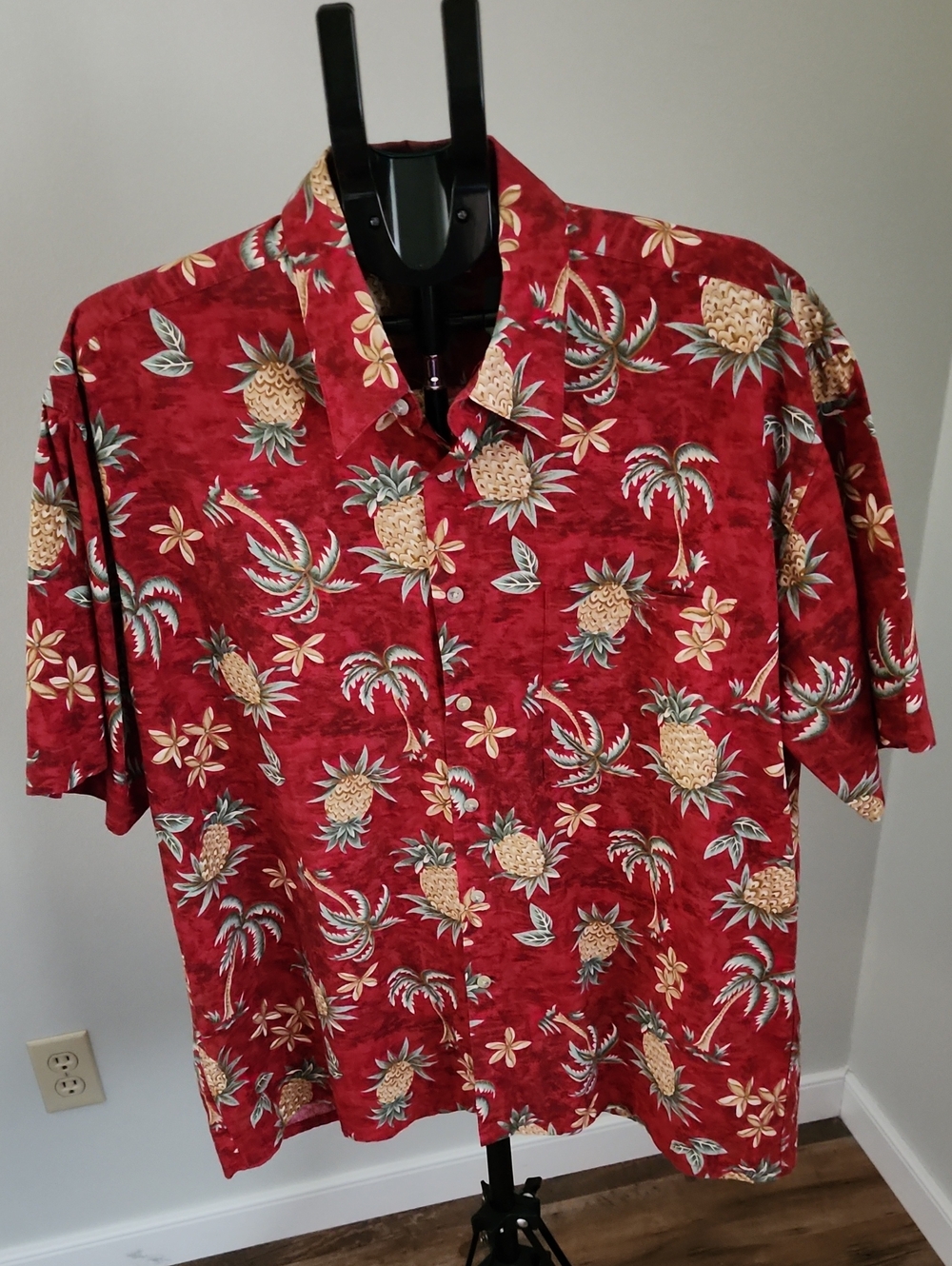 Pierre Cardin Vintage Red Hawaiian Tropical Pineapple Print Short Sleeve Shirt